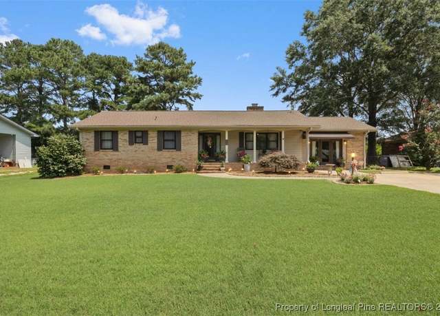 Property at 113 Castle Dr, Smithfield, NC 27577, 3 beds, 2 baths