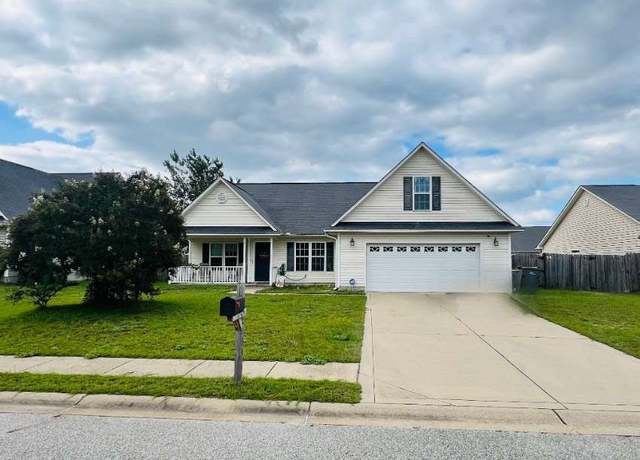 Property at 2134 Queen Elizabeth Ln, Hope Mills, NC 28348, 3 beds, 2 baths