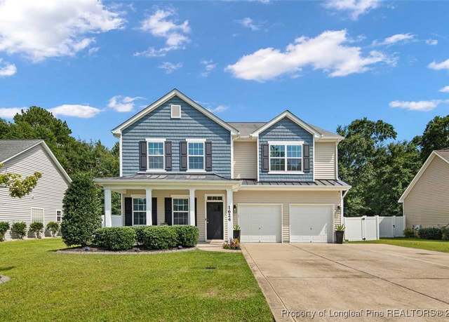 Property at 1624 Laguardia Dr, Hope Mills, NC 28348, 4 beds, 4 baths