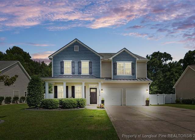 Property at 1624 Laguardia Dr, Hope Mills, NC 28348, 4 beds, 4 baths