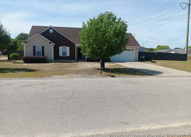 Property at 409 Lewis Clark Dr, Hope Mills, NC 28348, 4 beds, 2 baths