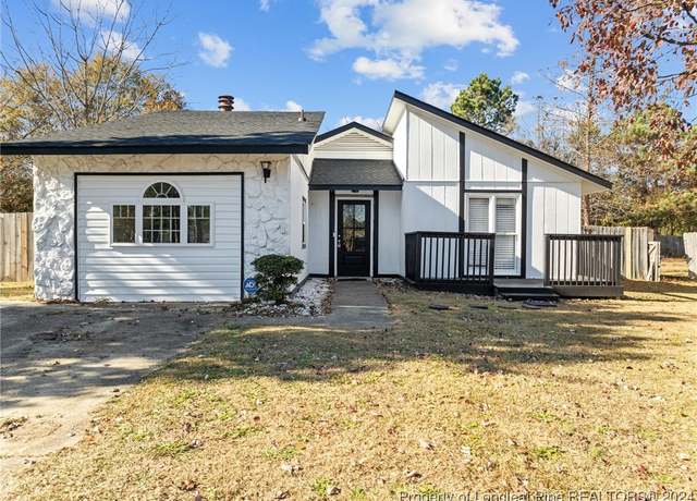 Property at 5814 Valhalla Ct, Fayetteville, NC 28304, 3 beds, 2 baths