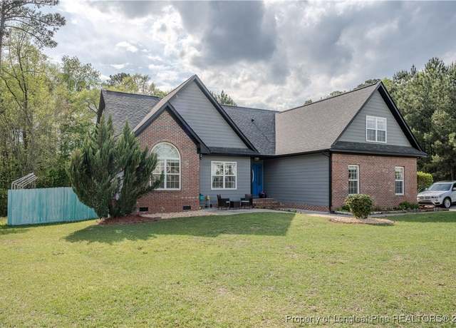 Property at 220 Dolphin Dr, Raeford, NC 28376, 4 beds, 3 baths