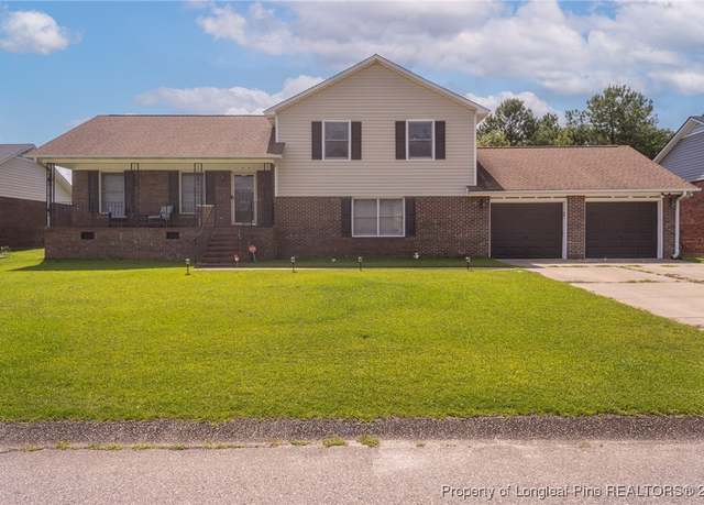 Property at 834 Beuer Dr, Fayetteville, NC 28314, 4 beds, 3.5 baths