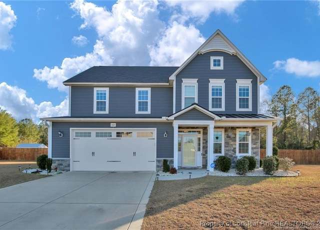 Property at 1427 Creekwood Rd, Hope Mills, NC 28348, 4 beds, 2.5 baths
