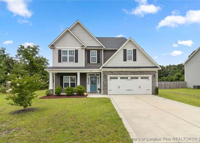 Property at 3902 Standardbred Dr, Hope Mills, NC 28348, 4 beds, 2.5 baths