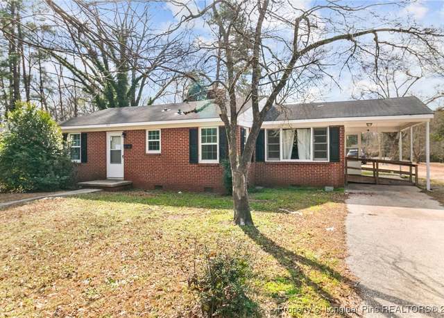 Property at 327 E Vance St, Laurinburg, NC 28345, 3 beds, 2 baths