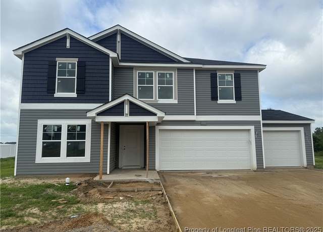Property at 947 Sapphire Stone Ln, Hope Mills, NC 28348, 5 beds, 3 baths