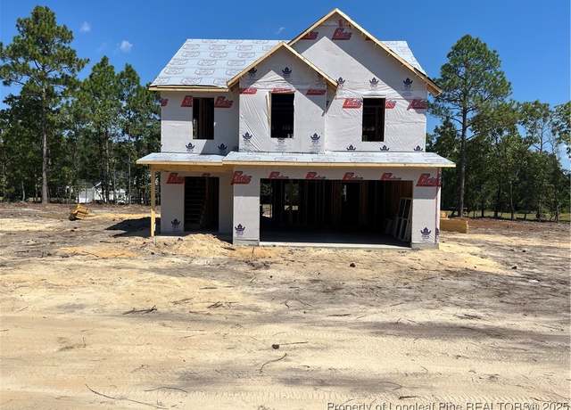 Property at 211 Musket Ln, Raeford, NC 28376, 3 beds, 2.5 baths
