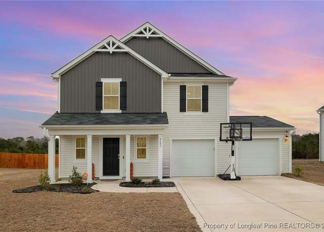 Property at 4643 Revelstroke Rd, Hope Mills, NC 28348, 4 beds, 2.5 baths