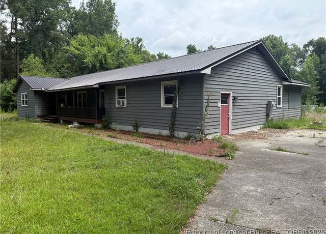 Property at 305 E Third St Unit E, Parkton, NC 28371, 4 beds, 3 baths