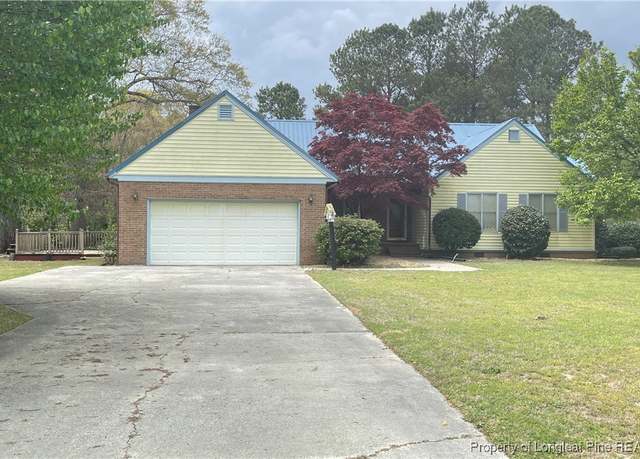 Property at 107 Oakmont Dr, Clinton, NC 28328, 3 beds, 2.5 baths