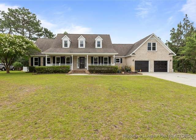 Property at 527 Foxlair Dr, Fayetteville, NC 28311, 4 beds, 3.5 baths