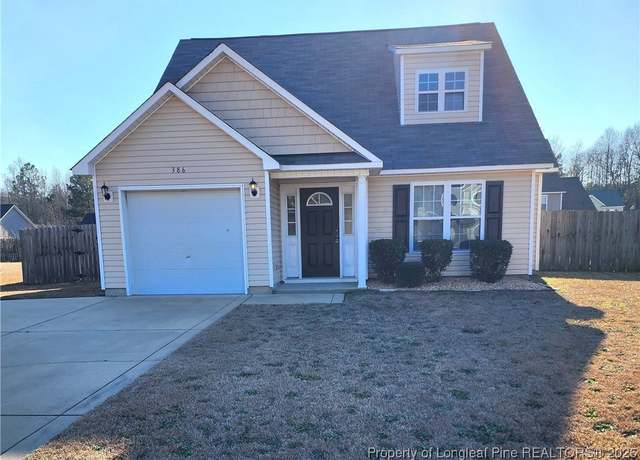 Property at 386 Broad Dr, Raeford, NC 28376, 3 beds, 2.5 baths
