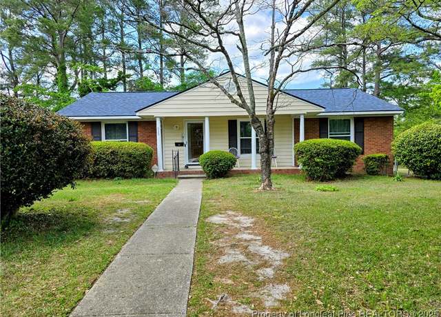 Property at 335 Bartow Dr, Fayetteville, NC 28301, 4 beds, 2 baths