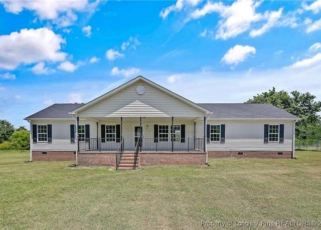 Property at 905 Lemont Dr, Raeford, NC 28376, 4 beds, 2.5 baths