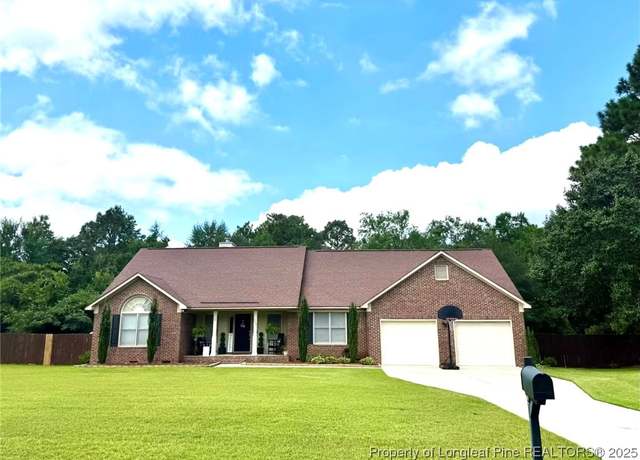 Property at 726 Foxcroft Dr, Fayetteville, NC 28311, 3 beds, 2.5 baths