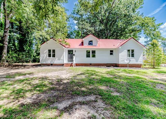 Property at 210 N Monroe Ave, Sanford, NC 27330, 3 beds, 2 baths
