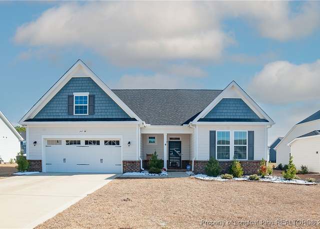 Property at 2415 Cedar Ridge Ct, Fayetteville, NC 28306, 4 beds, 3 baths