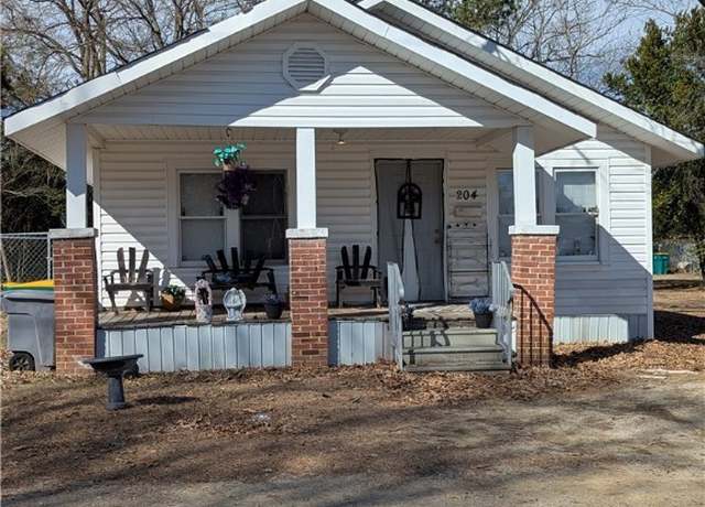 Property at 204/208 Warwick Mill/old Whiteville Rd, Lumberton, NC 28358, 3 beds, 1 bath
