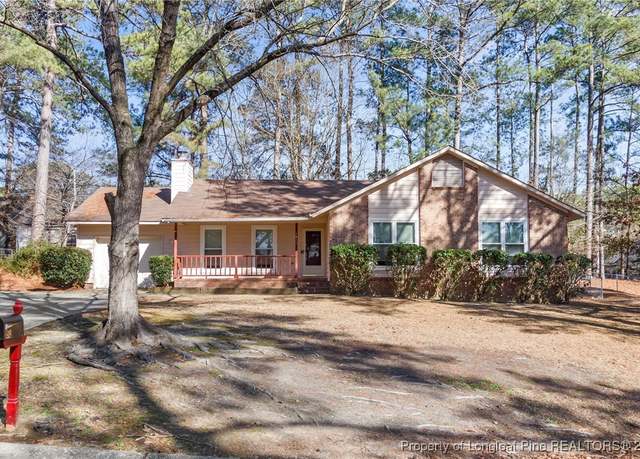 Property at 1810 Eichelberger Dr, Fayetteville, NC 28303, 4 beds, 2 baths