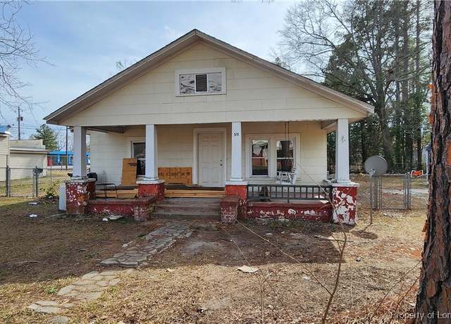 Property at 511 W Northrop St, St. Pauls, NC 28384, 3 beds, 2 baths