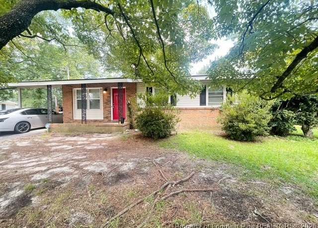 Property at 639 Berwick Dr, Fayetteville, NC 28314, 3 beds, 2 baths