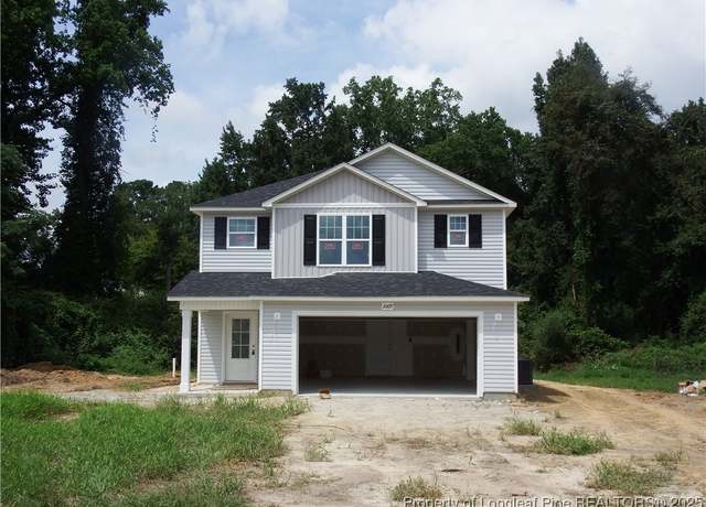 Property at 2009 Black Bear Ct, Hope Mills, NC 28348, 3 beds, 2.5 baths