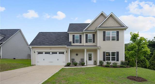 Photo of 2212 Lakedale Dr, Fayetteville, NC 28306