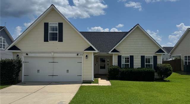 Photo of 5223 Woodpecker Dr, Hope Mills, NC 28348