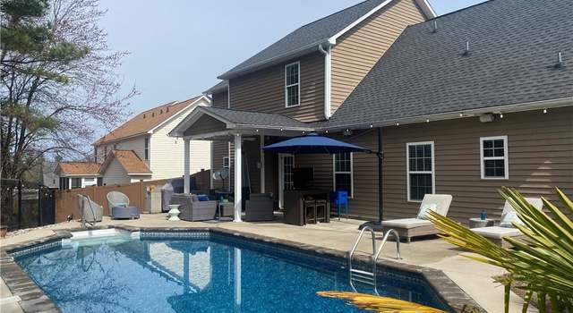 Photo of 1527 N Rough Rider Ln, Parkton, NC 28371