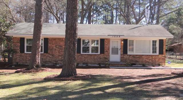 Photo of 1229 Bostian Dr, Fayetteville, NC 28304