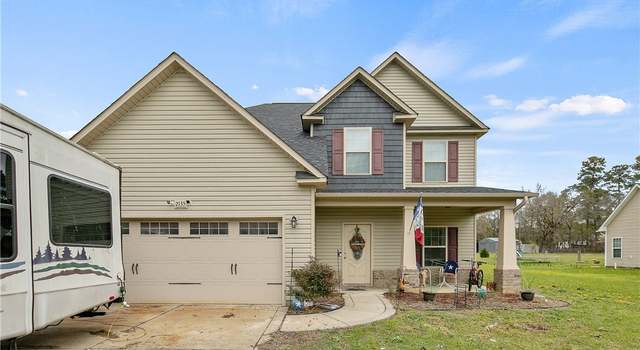 Photo of 2135 School Rd, Hope Mills, NC 28348