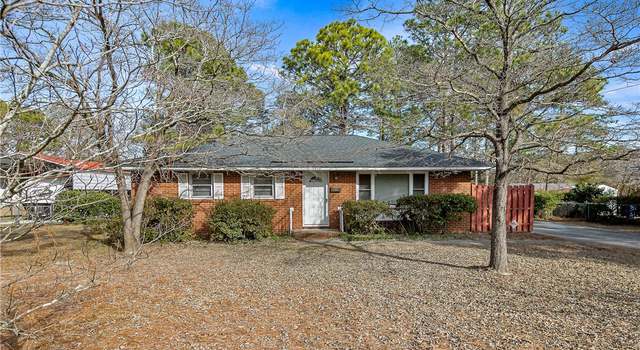 Photo of 1913 Stockton Dr, Fayetteville, NC 28304