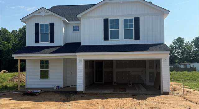 Photo of 5871 Panther Dr, Hope Mills, NC 28348