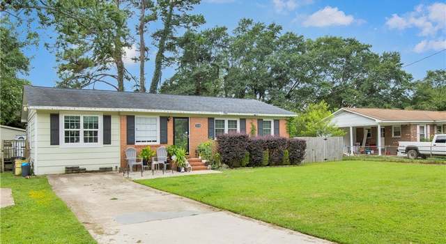 Photo of 3238 Periwinkle Dr, Fayetteville, NC 28306