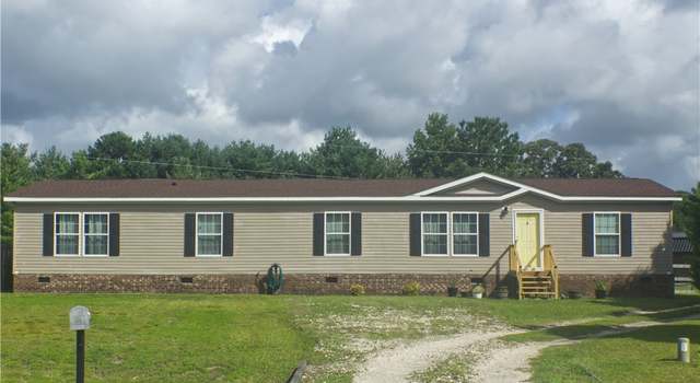 Photo of 3 High Park Ln, Saint Pauls, NC 28384