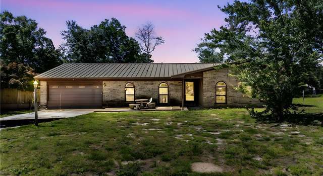 Photo of 6813 Timbercroft Ln, Fayetteville, NC 28314