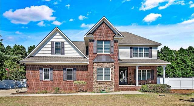 Photo of 708 Maple Grove Ct, Hope Mills, NC 28348