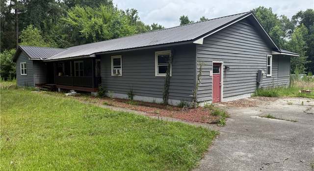 Photo of 305 E Third St Unit E, Parkton, NC 28371