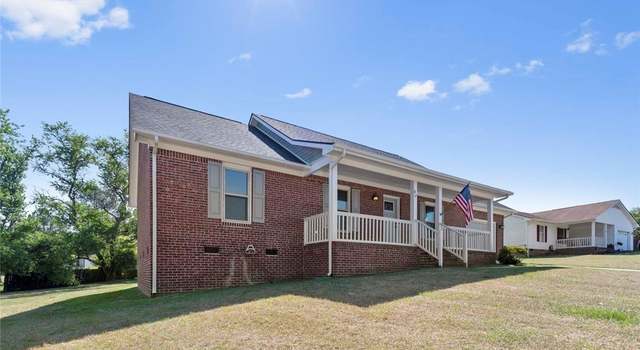 Photo of 80 Hallmark Dr, Spring Lake, NC 28390