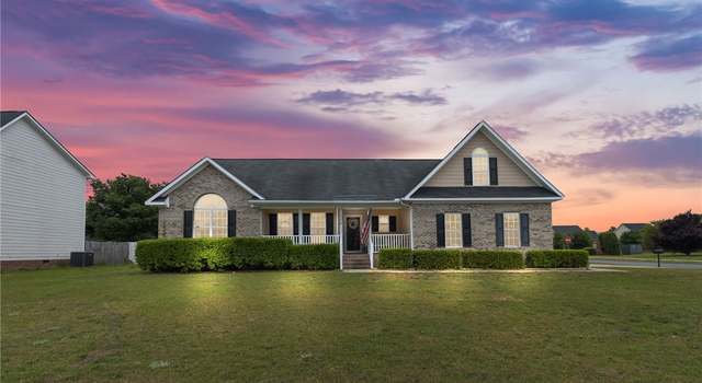 Photo of 124 Thorncliff Dr, Raeford, NC 28376