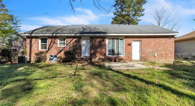 Photo of 2951 Peacock St, Hope Mills, NC 28348