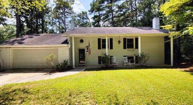 Photo of 204 S Glenwood Trl, Southern Pines, NC 28387