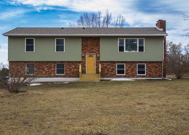 Property at 12 Roxie Lane Ln, Morrisonville, NY 12962, 3 beds, 2.5 baths
