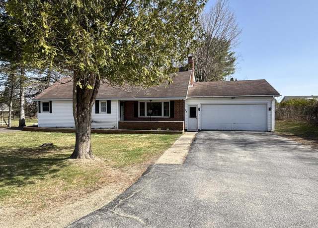 Property at 28 Sanford Ln, Newcomb, NY 12852, 3 beds, 1 bath