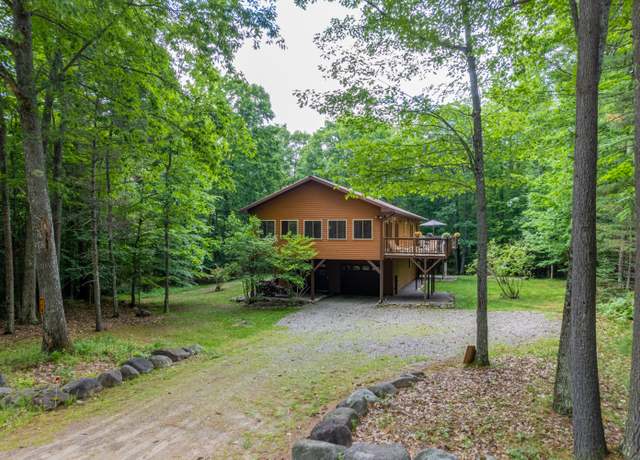 Property at 27 Oneida Ln, Jay, NY 12941, 3 beds, 3 baths
