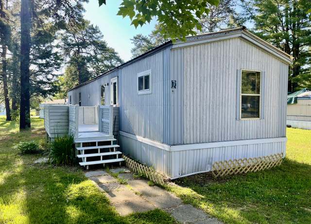 Property at 16 Gary Way, Plattsburgh, NY 12901, 3 beds, 1.5 baths
