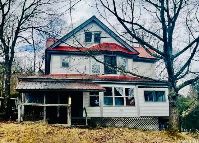 Property at 147 Lake St, Saranac Lake, NY 12983, 3 beds, 1 bath