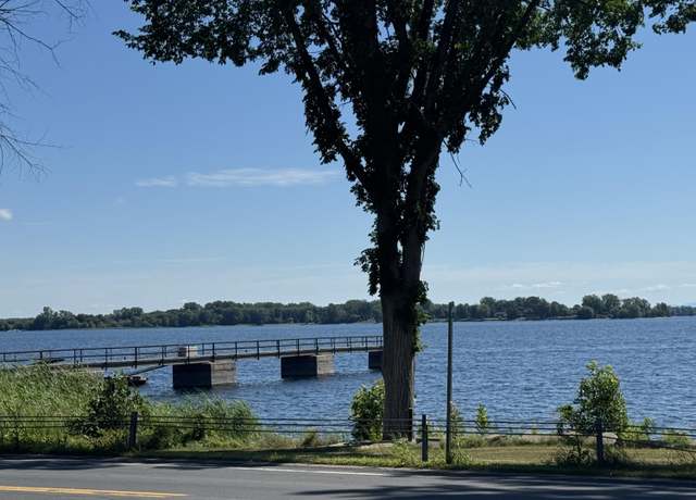Property at 3 Edgewater Dr, Rouses Point, NY 12979, 4 beds, 2 baths
